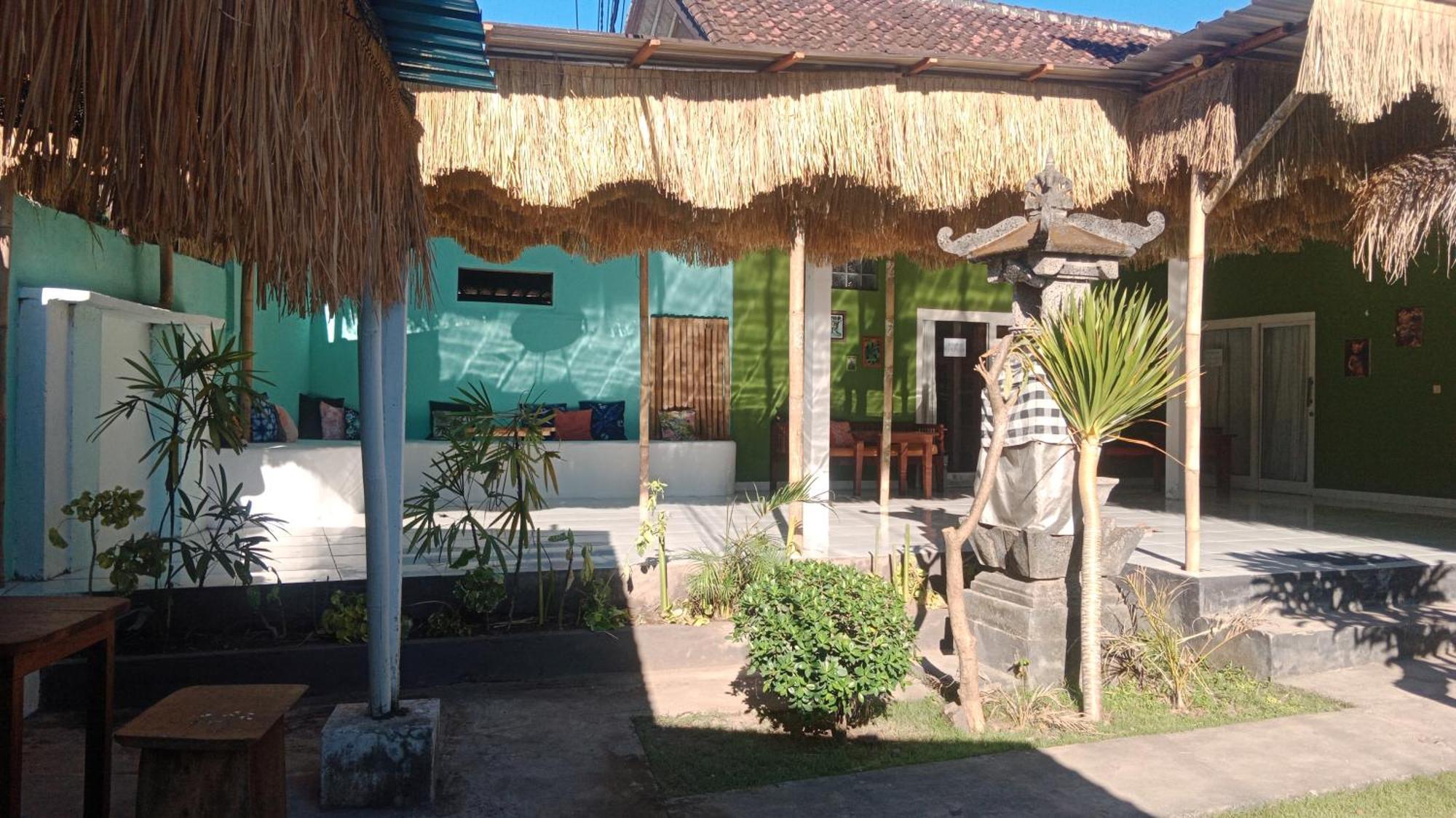 Black Sand Hostel Amed Exterior foto